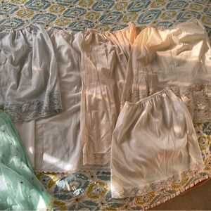 SOLD ❌ Lot Bundle of Vintage Slips xxs xs